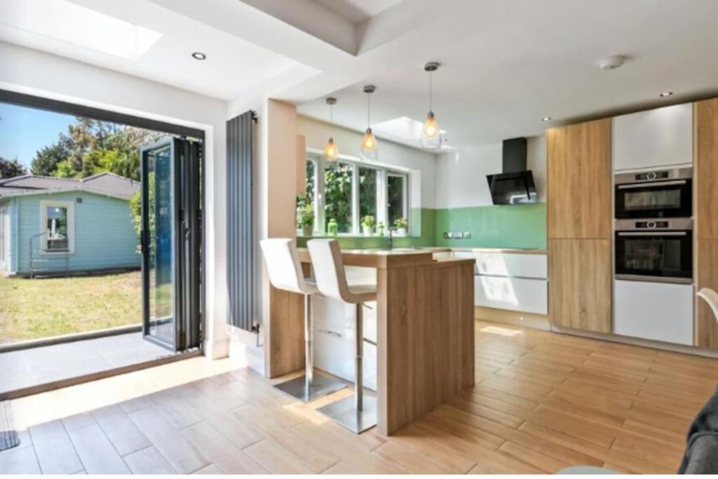 Large Family Home Near Richmond Park New Malden Eksteriør bilde