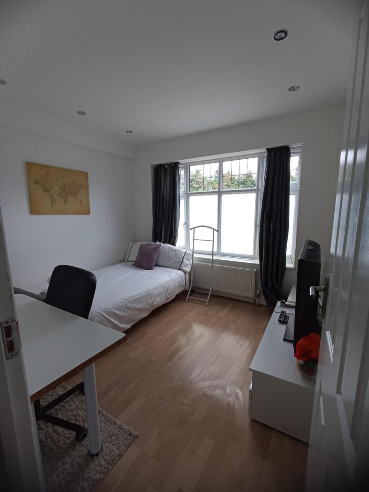 Large Family Home Near Richmond Park New Malden Eksteriør bilde